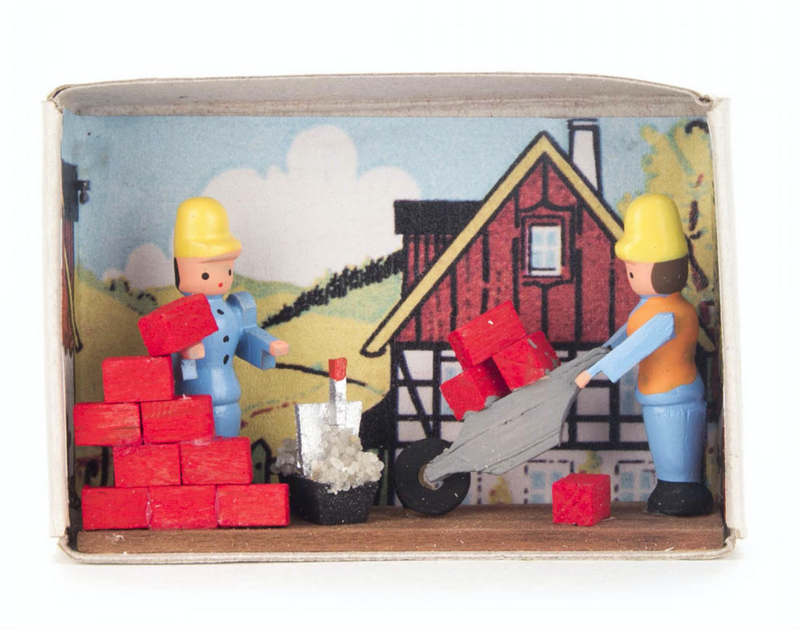 028/163 - Matchbox Scene: Brick Masons