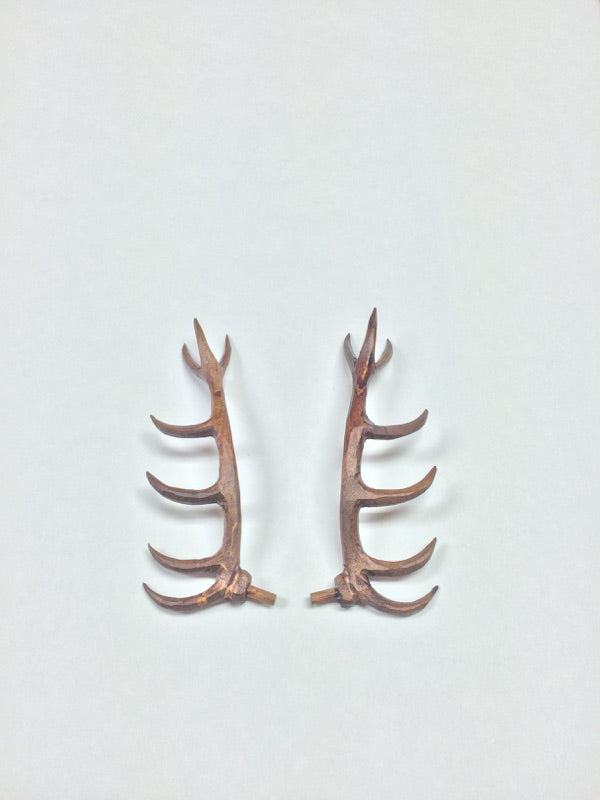 AA04WS - Deluxe Wooden Antlers 4"